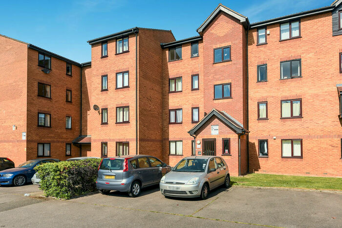 1 Bedroom Ground Flat To Rent In Grinstead Road, Deptford, SE8