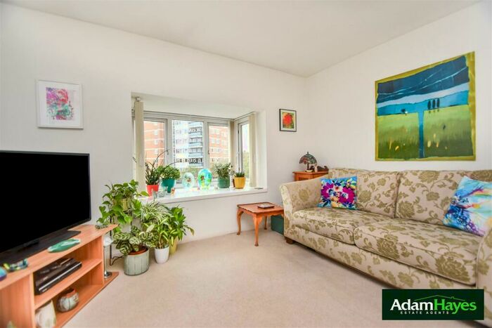 1 Bedroom Apartment To Rent In New Ash Close, East Finchley, N2