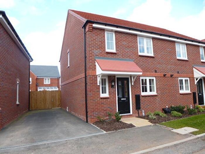 3 Bedroom House To Rent In Jotham Close, Kidderminster, DY11