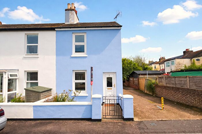 2 Bedroom End Of Terrace House For Sale In Sussex Street, Wick, Littlehampton, BN17