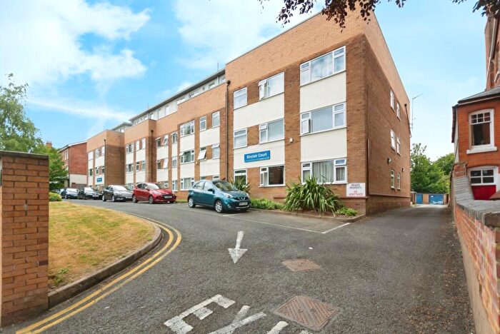 2 Bedroom Flat For Sale In Park Road, Moseley, Birmingham, West Midlands, B13