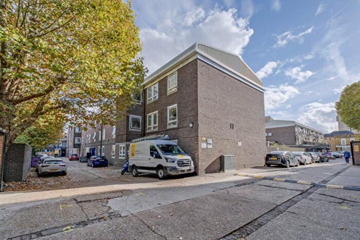3 Bedroom Flat For Sale In Spey Street, Poplar, London, E14