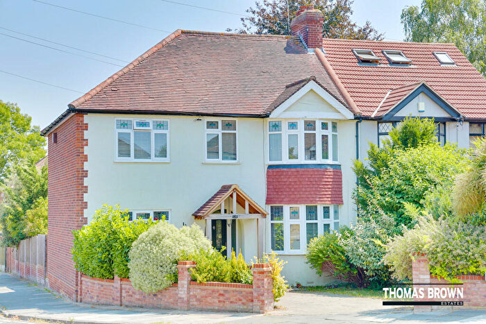 4 Bedroom Semi-Detached House For Sale In Lancing Road, Orpington, BR6