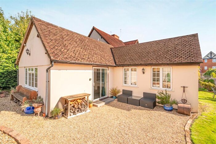 1 Bedroom Semi-Detached Bungalow To Rent In Charters Road, Sunninghill, SL5