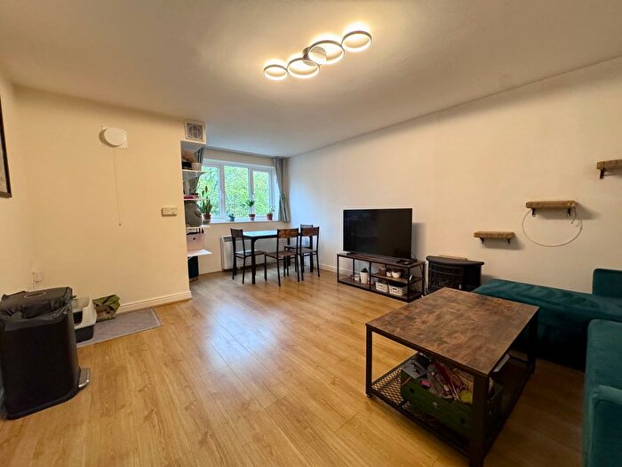 2 Bedroom Flat To Rent In Rush Grove Street, London, SE18