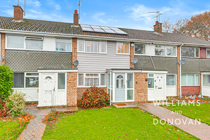 3 Bedroom Terraced House For Sale In The Rundels, Thundersley, SS7