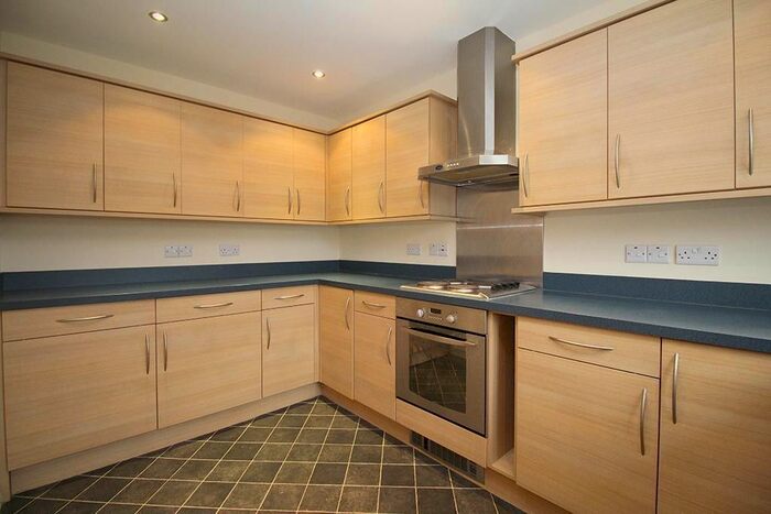 2 Bedroom Flat To Rent In Holland Close, Loughborough, LE11