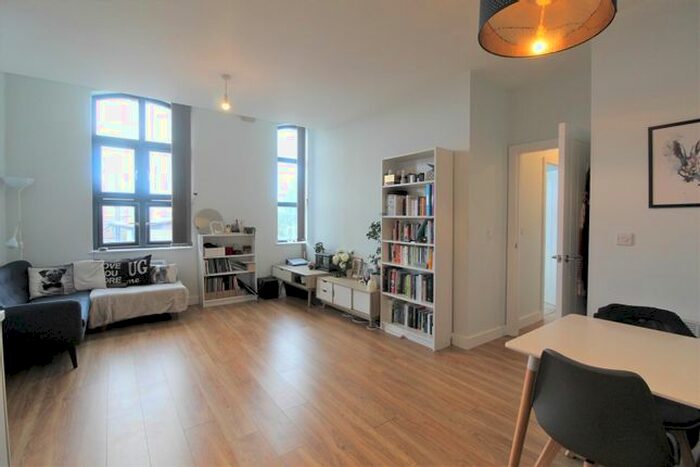 2 Bedroom Flat To Rent In Victoria Riverside, Atkinson Street, LS10