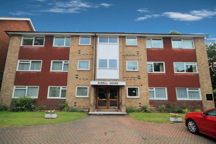 1 Bedroom Flat To Rent In Upper Brighton Road, Surbiton, KT6