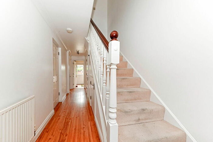 3 Bedroom Terraced House For Sale In Sparkes Close, Bromley, BR2