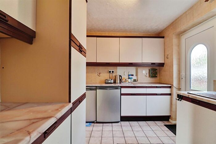 3 Bedroom Semi-detached House For Sale In Trent Grove, Newcastle, ST5