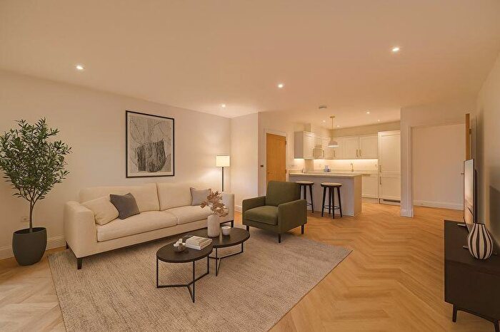 2 Bedroom Flat For Sale In Ash Close, Sidcup, DA14