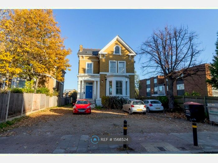 2 Bedroom Flat To Rent In Bedford Hill, London, SW12
