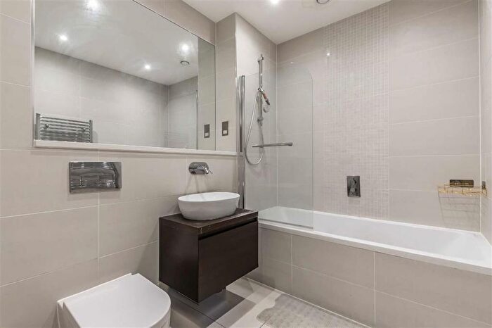 1 Bedroom Flat For Sale In Clapham Road, London, SW9