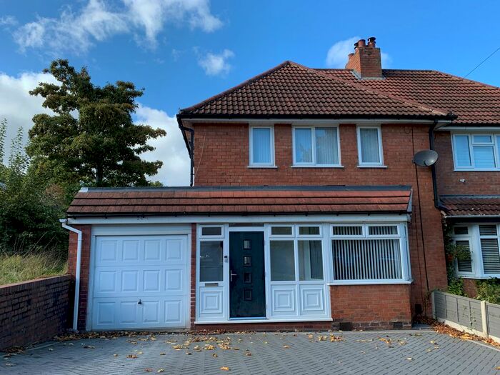 Houses for sale in The Avenue Rubery, B45, Worcestershire
