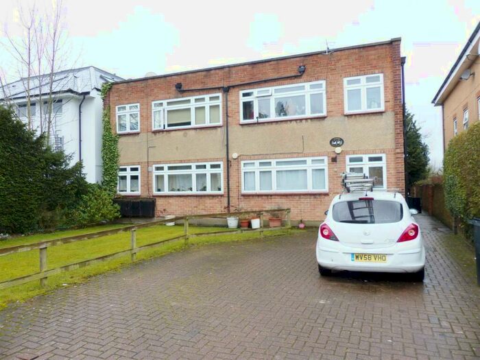 Apartment To Rent In Sunningfields Road, Hendon, NW4