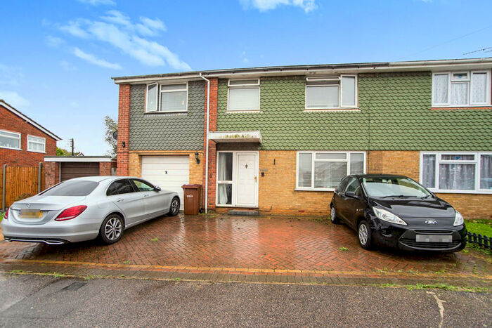 5 Bedroom Semi-Detached House To Rent In Everest Drive, Hoo, Rochester, Kent, ME3