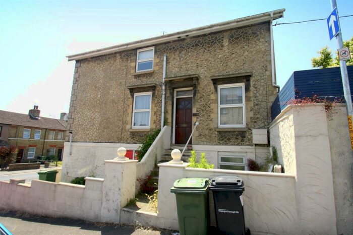 3 Bedroom Flat To Rent In Upper Fant Road, Maidstone, Kent, ME16