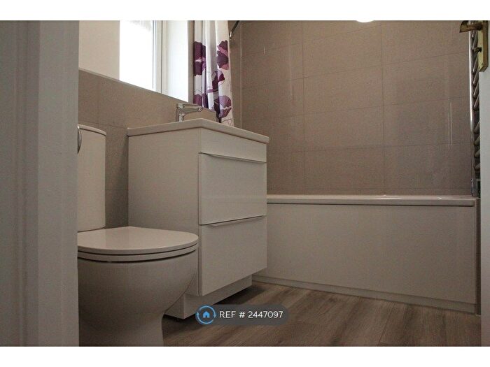 1 Bedroom Flat To Rent In Stratford, London, E15