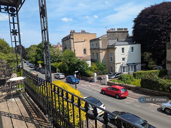 2 Bedroom Flat To Rent In Richmond Park Road, Bristol, BS8