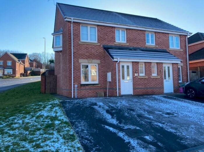 3 Bedroom House To Rent In Heritage Way, Llanharan, Pontyclun, CF72