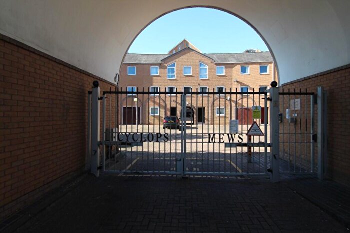 5 Bedroom Town House To Rent In Cyclops Mews, London, E14