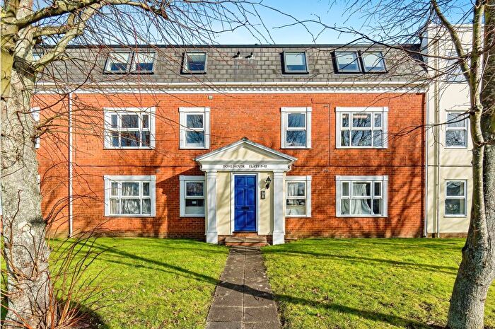 2 Bedroom Apartment To Rent In Dove Place, Watermead, Aylesbury, HP19