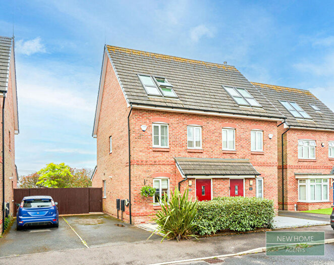 3 Bedroom Semi-Detached House For Sale In Stephenson Grove, Rainhill, Prescot, L35