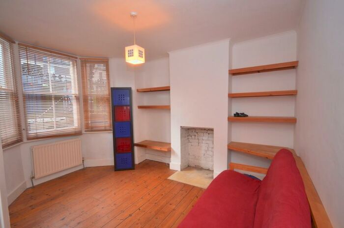 1 Bedroom Flat To Rent In Madron Street, Old Kent Road, Elephant And Castle, London, SE17