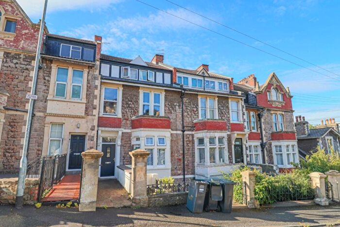 2 Bedroom Flat For Sale In Connaught Place, Hillside, BS23