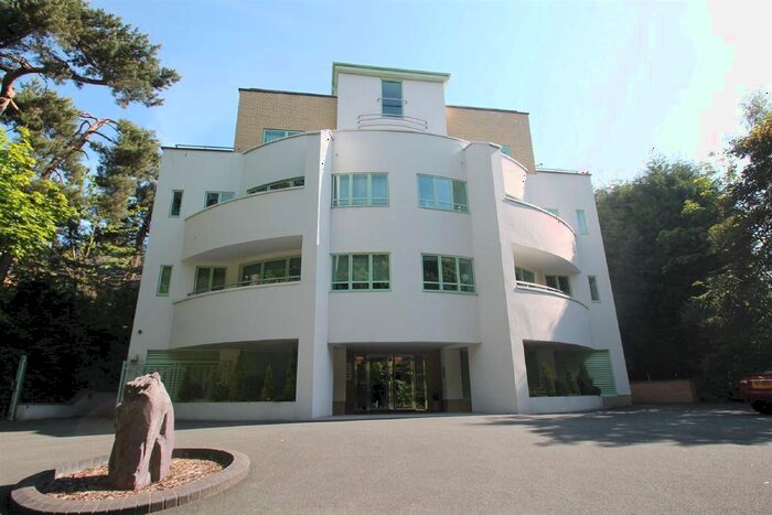 3 Bedroom Flat To Rent In Park Road, Bowdon, Altrincham, WA14