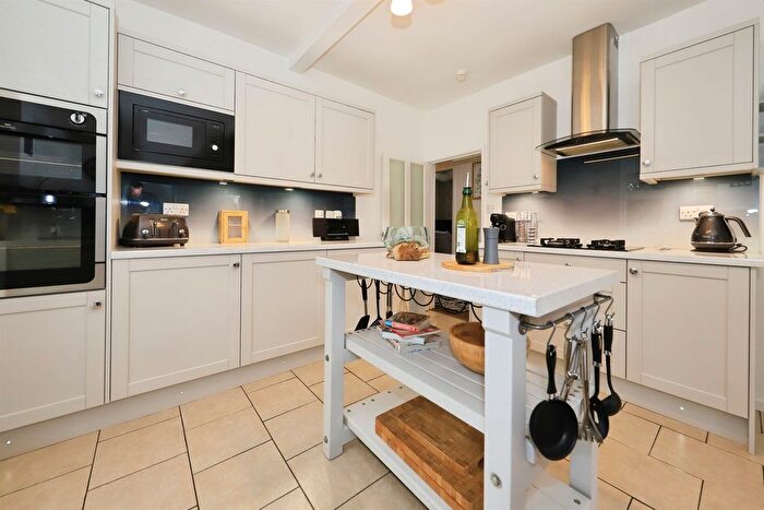 2 Bedroom Detached Bungalow For Sale In Hoo Road, Kidderminster, DY10
