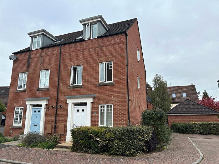 3 Bedroom Semi-detached House To Rent In Collett Road, Norton Fitzwarren, Taunton, TA2