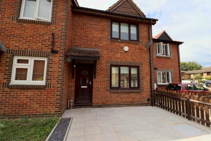 3 Bedroom Terraced House To Rent In Tarragon Close, London, SE14