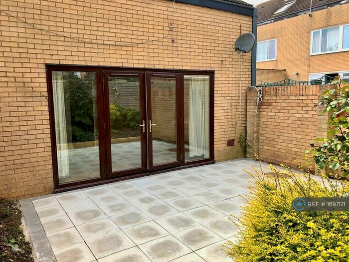 2 Bedroom End Of Terrace House To Rent In South Tenth Street, Milton Keynes, MK9