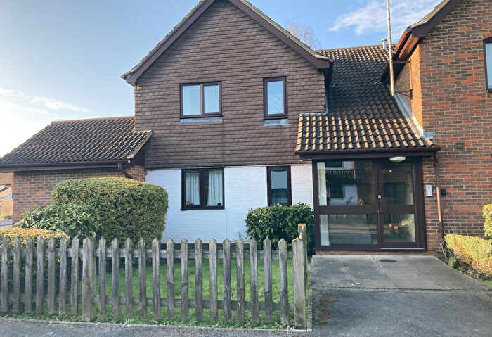 Studio To Rent In Fetcham, KT22