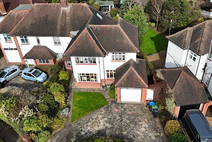 4 Bedroom Semi Detached House For Sale In Meadway, London, N14