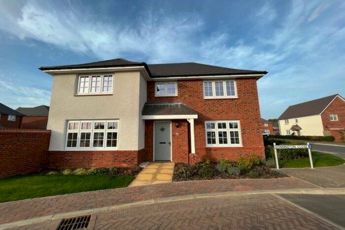 4 Bedroom Detached House To Rent In Donnington Close, Northampton, NN3