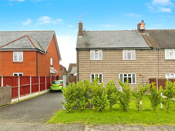 3 Bedroom Semi-Detached House For Sale In Brook View, Sandon, Chelmsford, Essex, CM2