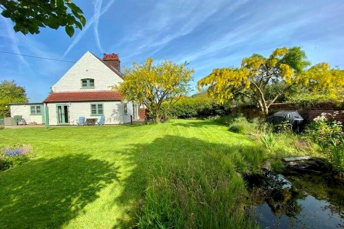 3 Bedroom Semi-Detached House To Rent In Cromer Road, Cromer, NR27