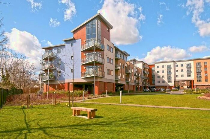 2 Bedroom Flat To Rent In Hart Street, Maidstone, ME16