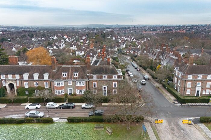 5 Bedroom End Terrace House For Sale In North Square, London, NW11