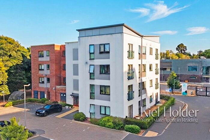 2 Bedroom Flat For Sale In Ruhemann Street, Reading, RG30