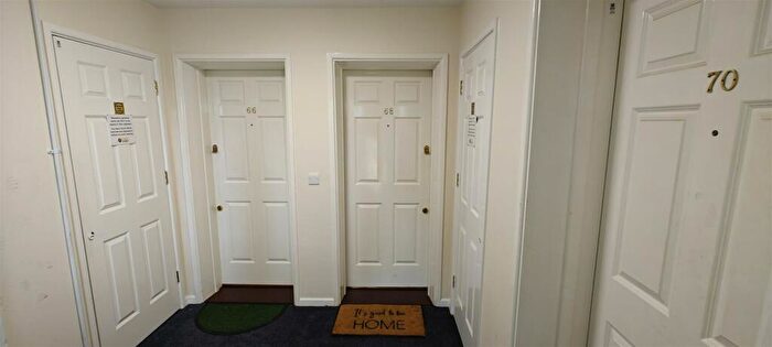 1 Bedroom Flat For Sale In Pentland Close, Edmonton, N9