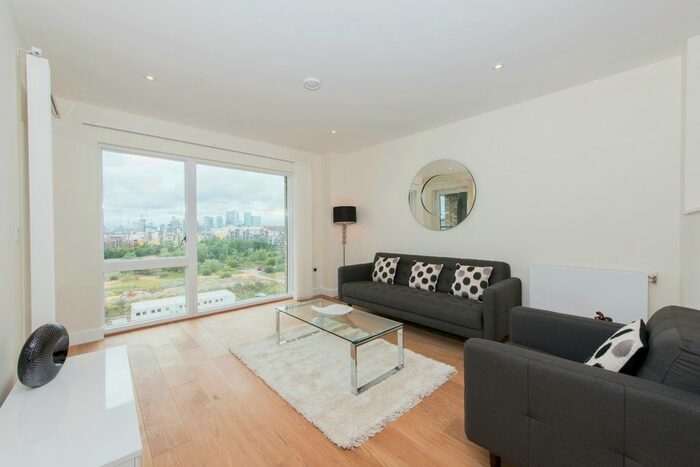 2 Bedroom Flat To Rent In Barquentine Heights, Peartree Way, Greenwich, London, SE10