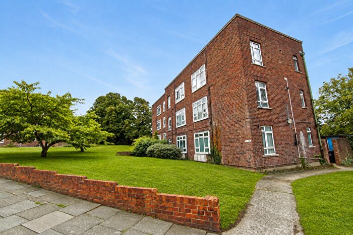 1 Bedroom Flat For Sale In Wellcome Avenue, Dartford, DA1