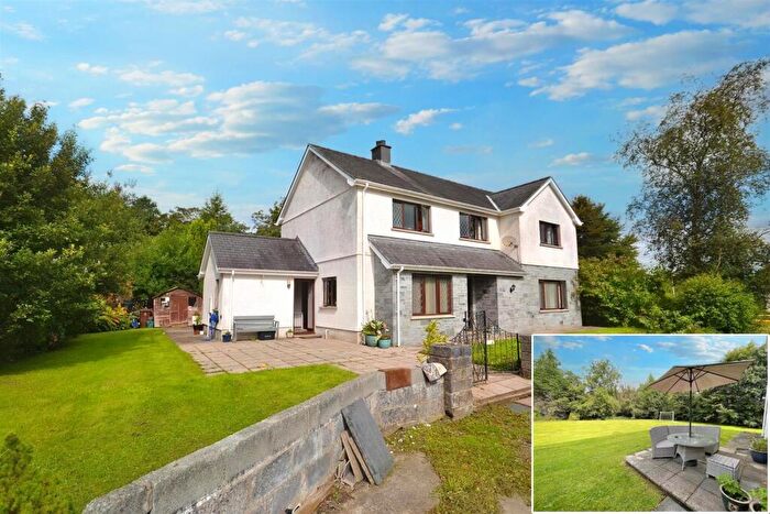 4 Bedroom Detached House For Sale In Pencader, SA39