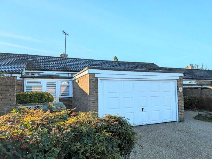 3 Bedroom Bungalow To Rent In Old MIlmeads, Horsham, RH12