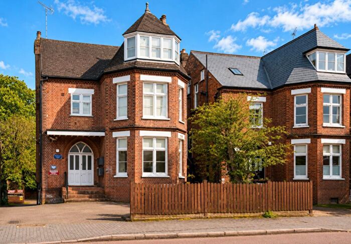 1 Bedroom Apartment To Rent In Beaconsfield Road, St. Albans, Hertfordshire, AL1