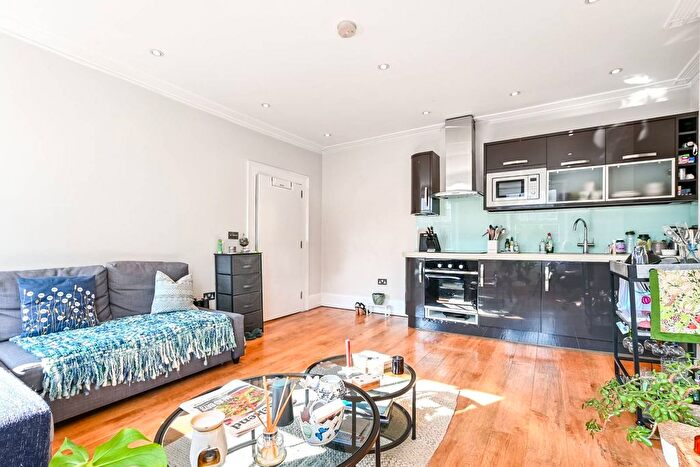 1 Bedroom Flat For Sale In Upper Montagu Street, Marylebone, London, W1H